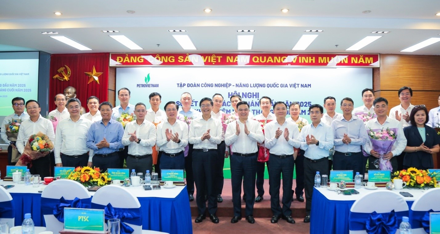 Tăng trưởng ổn định trong 6 tháng đầu năm, Petrovietnam tạo đà cho chiến lược dài hạn
