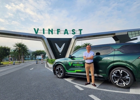 Dùng 2 đời VinFast VF 9, chủ xe đánh giá: “Xe VinFast ngày càng hoàn thiện và tốt hơn”