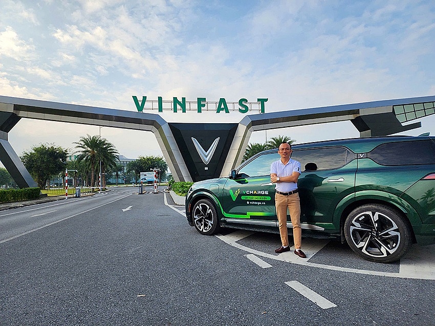 Dùng 2 đời VinFast VF 9, chủ xe đánh giá: “Xe VinFast ngày càng hoàn thiện và tốt hơn”