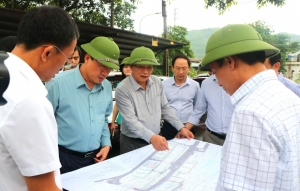 Đặc biệt quan tâm đầu tư các dự án phát triển mỏ, phục vụ sản xuất, chăm lo đời sống người lao động