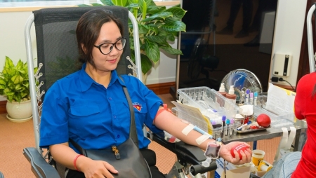 [CHÙM ẢNH] Petrovietnam tổ chức chương trình hiến máu nhân đạo “Giọt hồng yêu thương”