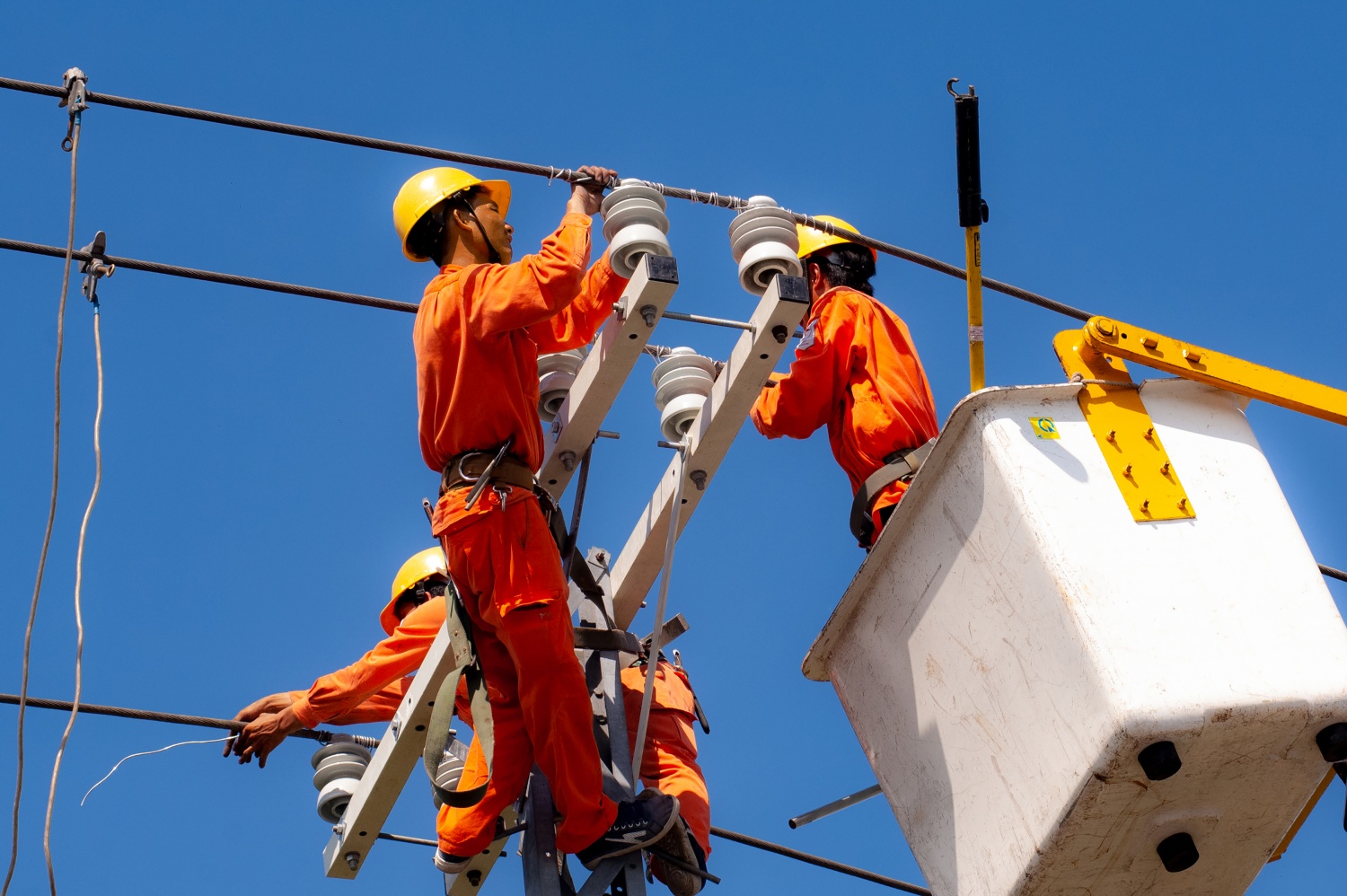 Bài toán năng lượng: Cơ hội nhiều - thách thức lớn