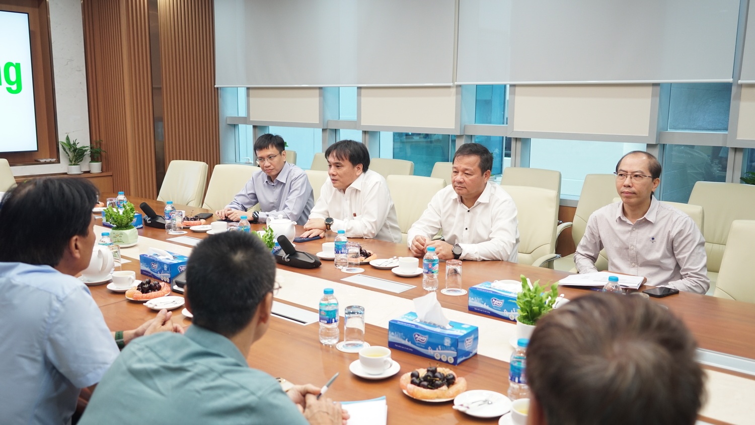 Kiện toàn nhân sự, phát huy vai trò Hội Dầu khí TP HCM thành nơi hội tụ trí tuệ và kết nối giá trị ngành Kiện toàn nhân sự, phát huy vai trò Hội Dầu khí TP HCM, nơi hội tụ trí tuệ và kết nối giá trị ngành