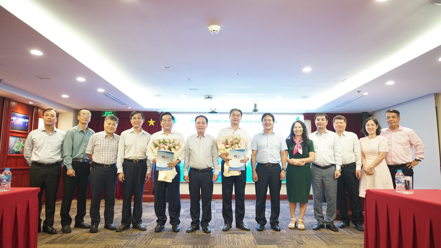 Kiện toàn nhân sự, phát huy vai trò Hội Dầu khí TP HCM thành nơi hội tụ trí tuệ và kết nối giá trị ngành Kiện toàn nhân sự, phát huy vai trò Hội Dầu khí TP HCM, nơi hội tụ trí tuệ và kết nối giá trị ngành