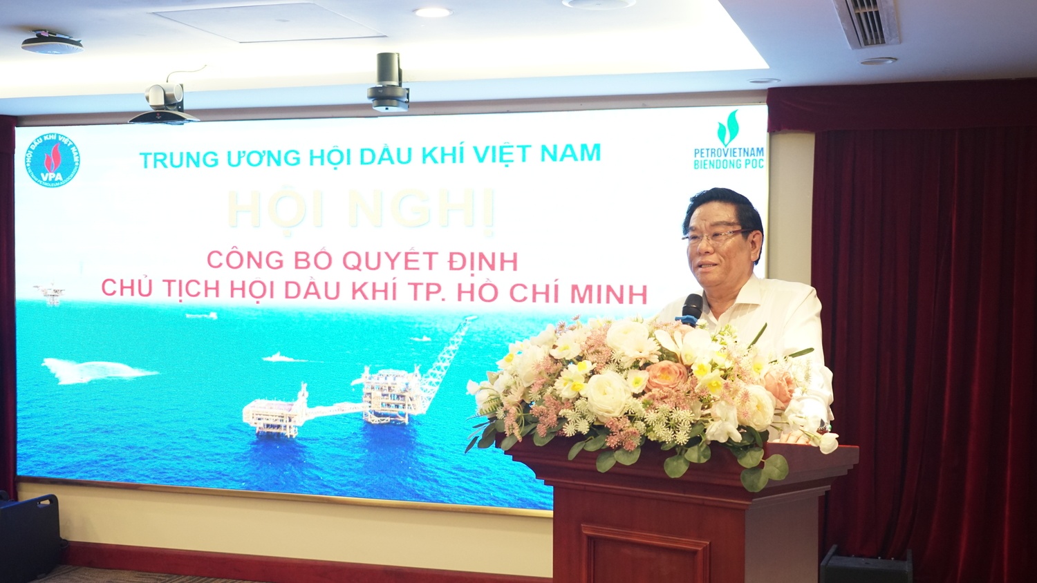 Kiện toàn nhân sự, phát huy vai trò Hội Dầu khí TP HCM thành nơi hội tụ trí tuệ và kết nối giá trị ngành Kiện toàn nhân sự, phát huy vai trò Hội Dầu khí TP HCM, nơi hội tụ trí tuệ và kết nối giá trị ngành