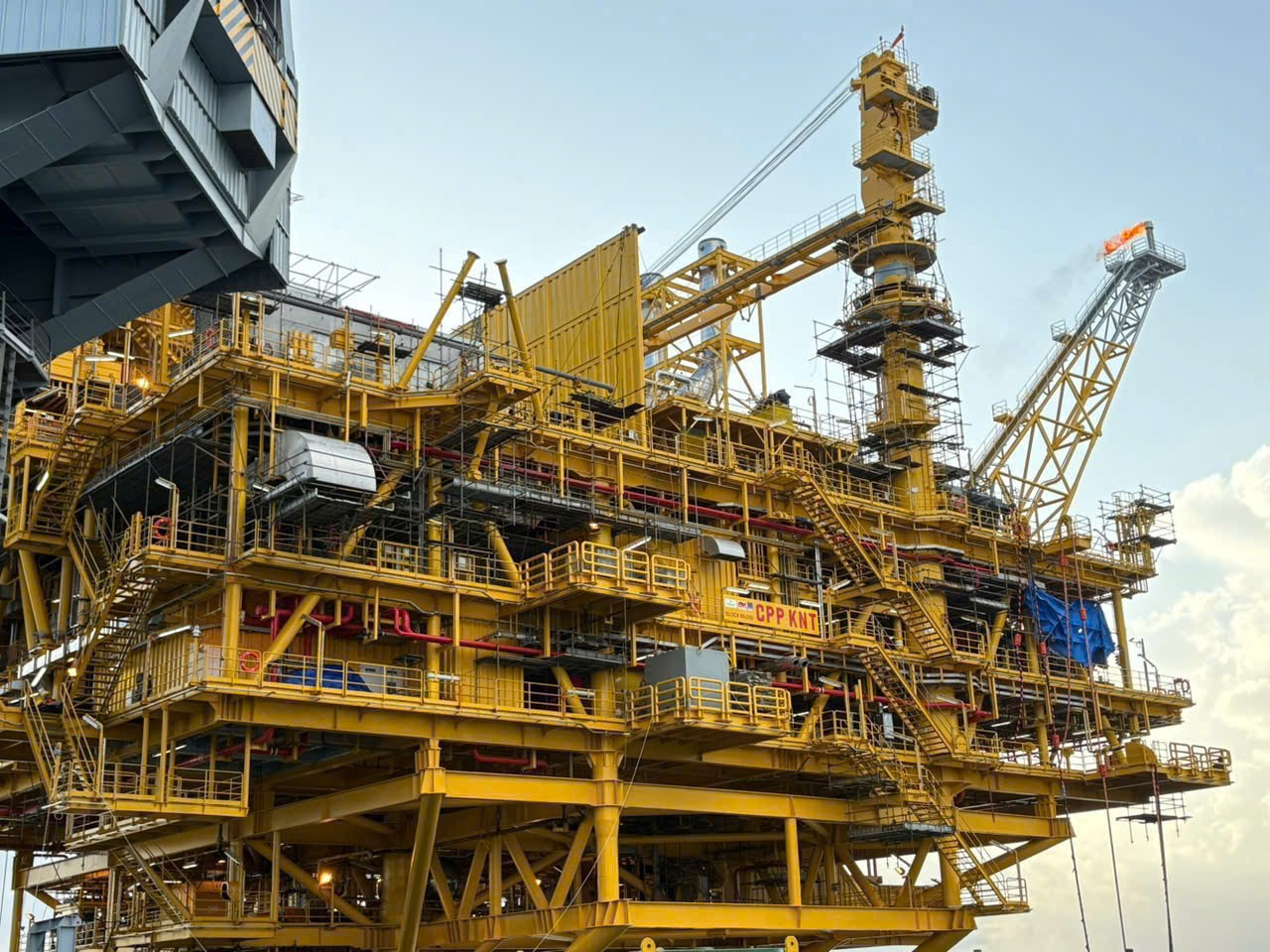 Kinh Ngu Trang - Kinh Ngu Trang Nam Field Development Project Officially Receives First Commercial Oil Flow Kinh Ngu Trang - Kinh Ngu Trang Nam Field Development Project Officially Receives First Commercial Oil Flow