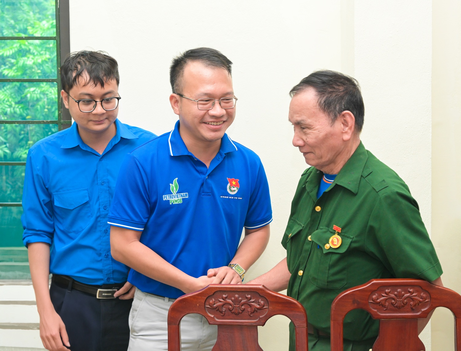 Đoàn Thanh niên Petrovietnam thăm và tặng quà các thương, bệnh binh tại Ninh Bình
