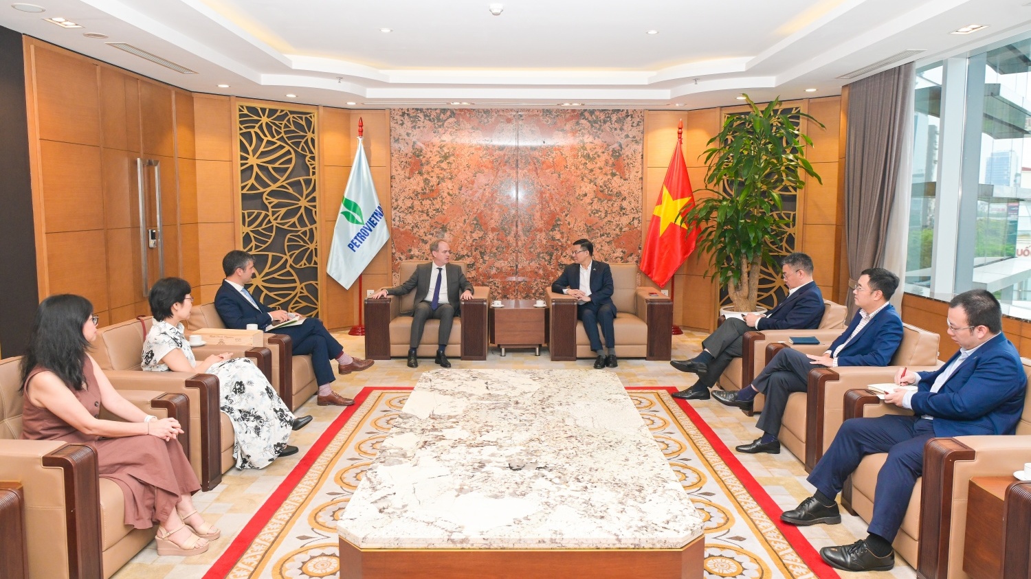 Petrovietnam và Perenco tăng cường hợp tác trong lĩnh vực năng lượng