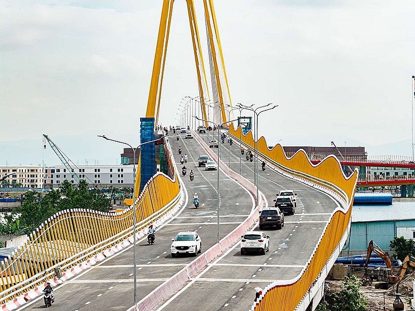 Vingroup thông xe cầu Hoàng Gia - Biểu tượng phát triển mới phía đông bắc thành phố Hải Phòng