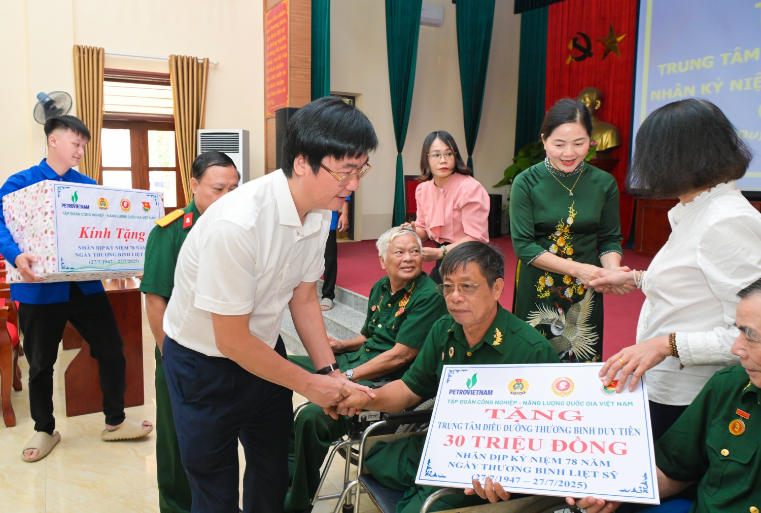Công đoàn, Hội CCB Petrovietnam thăm và tặng quà các thương, bệnh binh tại Ninh Bình
