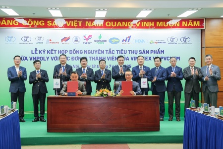 PVChem ký kết hợp tác với VNPOLY: Mở rộng chuỗi giá trị sản phẩm PET chip tái chế