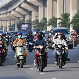 Xe điện thay xe xăng: Người dân ủng hộ nhưng vẫn chờ hạ tầng