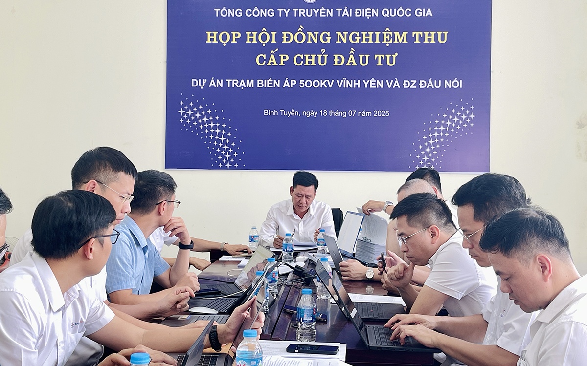 Dự án truyền tải được chọn gắn biển chào mừng Đại hội Đảng bộ EVN lần thứ IV sẵn sàng đóng điện Dự án truyền tải được chọn gắn biển chào mừng Đại hội Đảng bộ EVN lần thứ IV sẵn sàng đóng điện