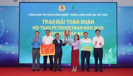 [Chùm ảnh] Khen thưởng các đoàn đạt thành tích tại Hội thao Petrovietnam 2025 khu vực phía Nam
