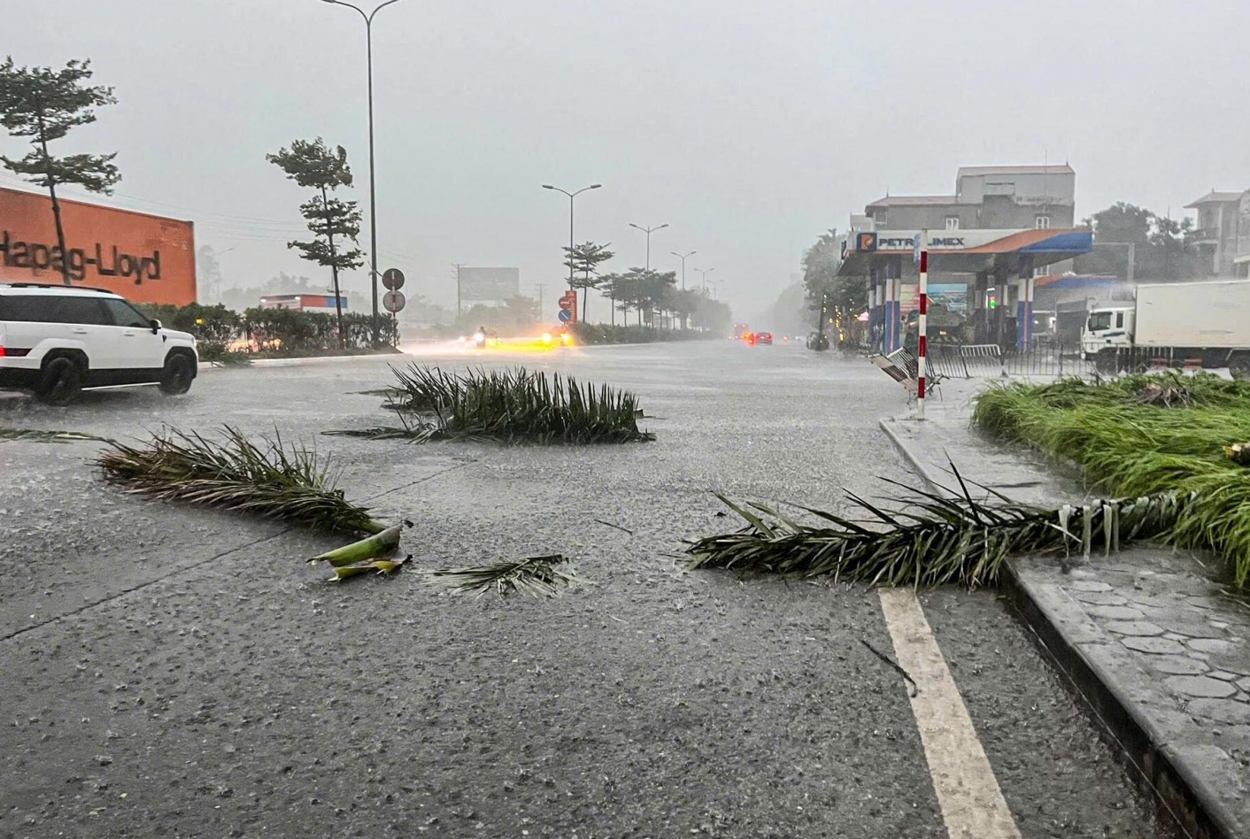 Bão Wipha tiếp tục tăng cấp, hướng vào vùng biển Quảng Ninh - Ninh Bình