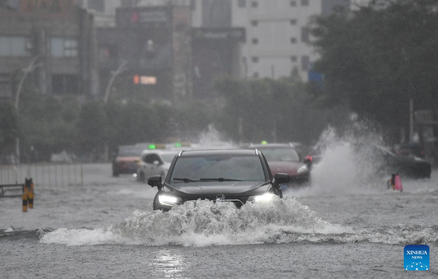 Bão Wipha càn quét các khu vực phía nam của Trung Quốc Bão Wipha càn quét các khu vực phía nam của Trung Quốc