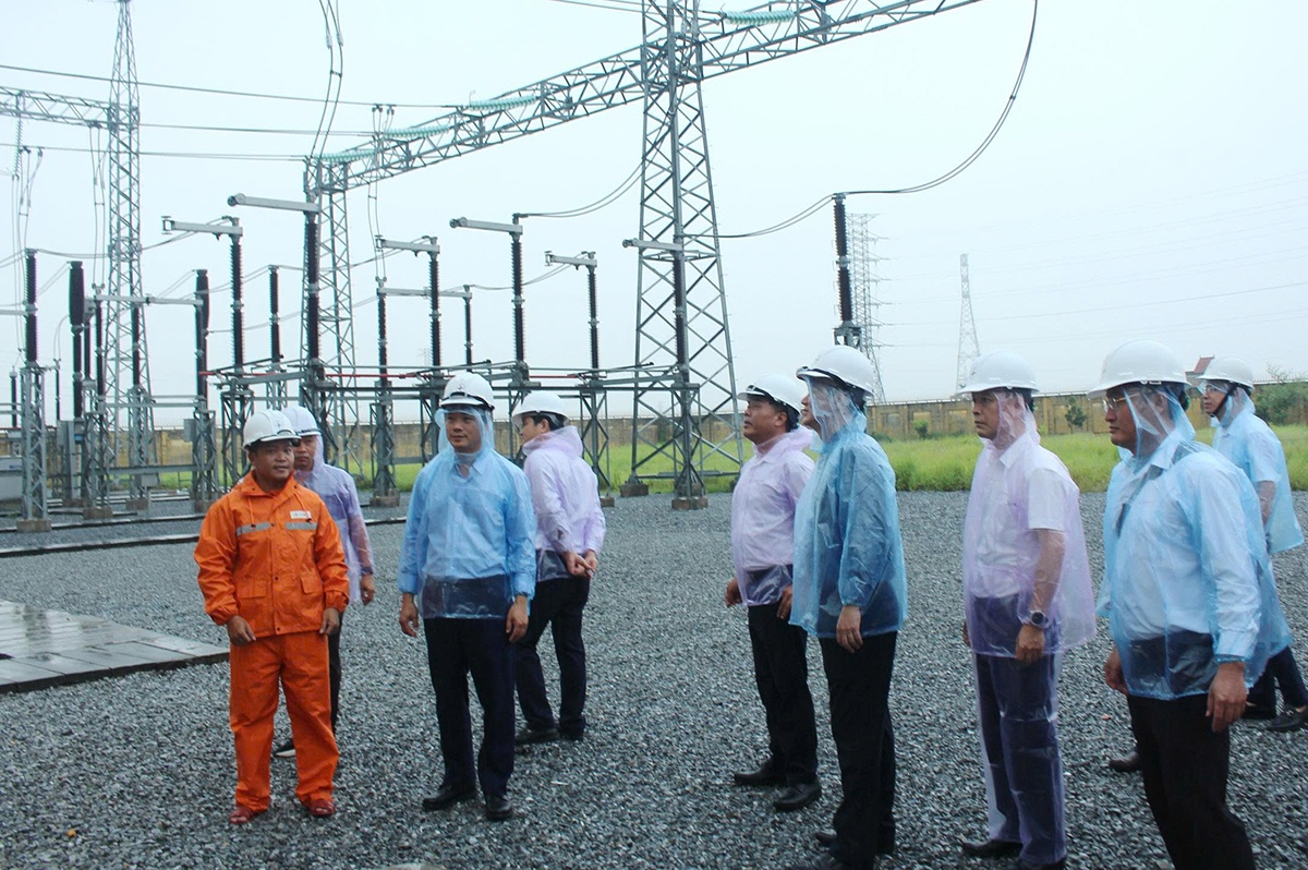 EVNNPT tập trung cao độ, chủ động ứng phó với bão Wipha