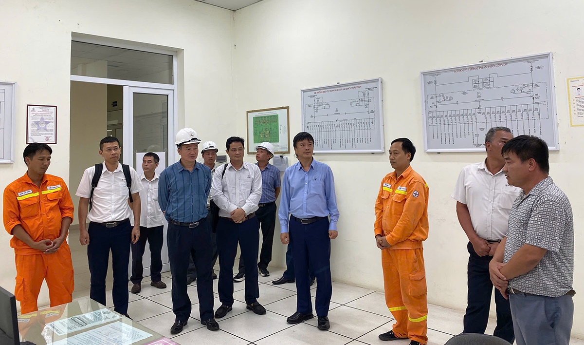 EVNNPT tập trung cao độ, chủ động ứng phó với bão Wipha