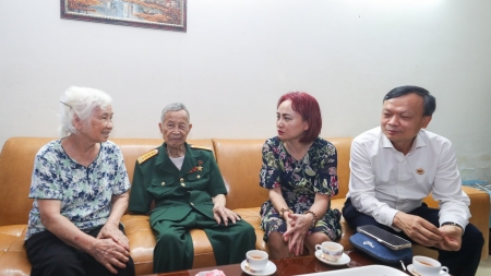 Petrovietnam thăm hỏi, tri ân Anh hùng LLVT La Văn Cầu và các nạn nhân chất độc da cam