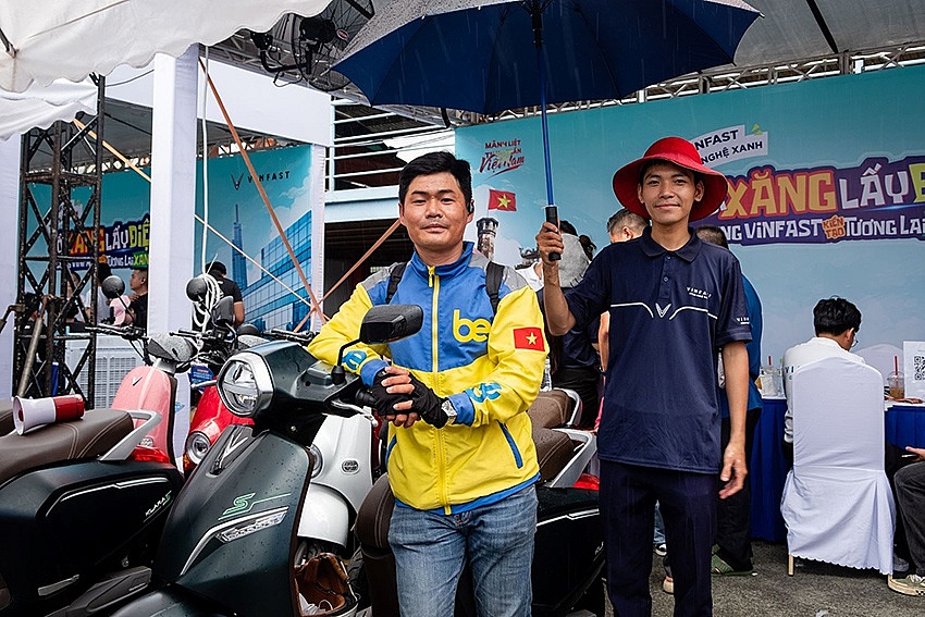 TP HCM: Giới tài xế công nghệ chủ động đổi xe điện tại sự kiện “Đổi xăng lấy điện”