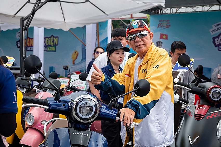 TP HCM: Giới tài xế công nghệ chủ động đổi xe điện tại sự kiện “Đổi xăng lấy điện”