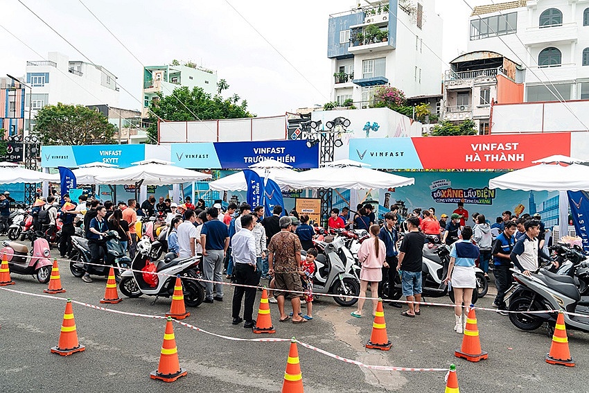 TP HCM: Giới tài xế công nghệ chủ động đổi xe điện tại sự kiện “Đổi xăng lấy điện”
