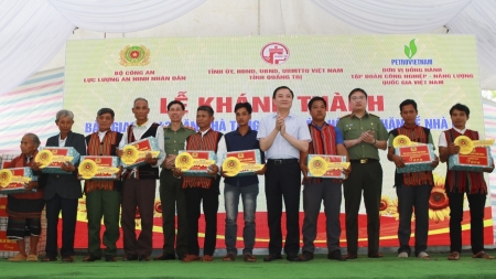 Petrovietnam phối hợp cùng Bộ Công an thực hiện chương trình tri ân trên “Vùng đất lửa” Quảng Trị