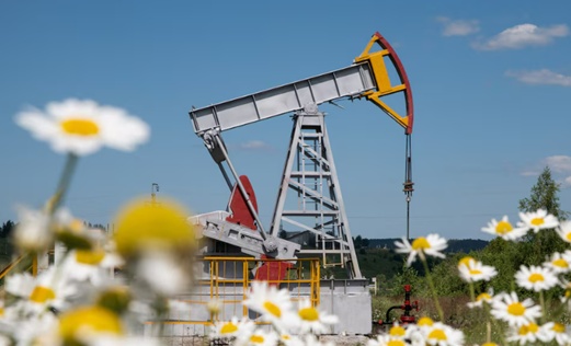 Doanh thu dầu khí của Nga có thể giảm 37% trong tháng 7