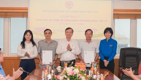 Hội CCB Petrovietnam thăm và tặng quà thương binh, con liệt sĩ công tác tại Trung ương Hội CCB Việt Nam