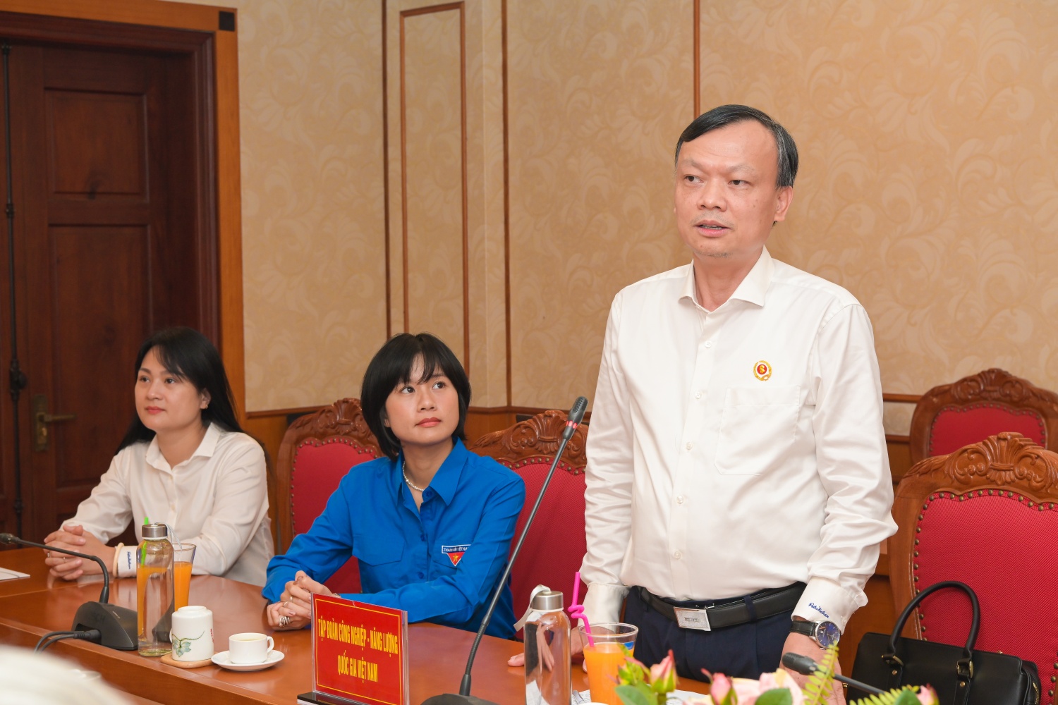 Hội CCB Petrovietnam thăm và tặng quà thương binh, con liệt sĩ tại Trung ương Hội CCB Việt Nam