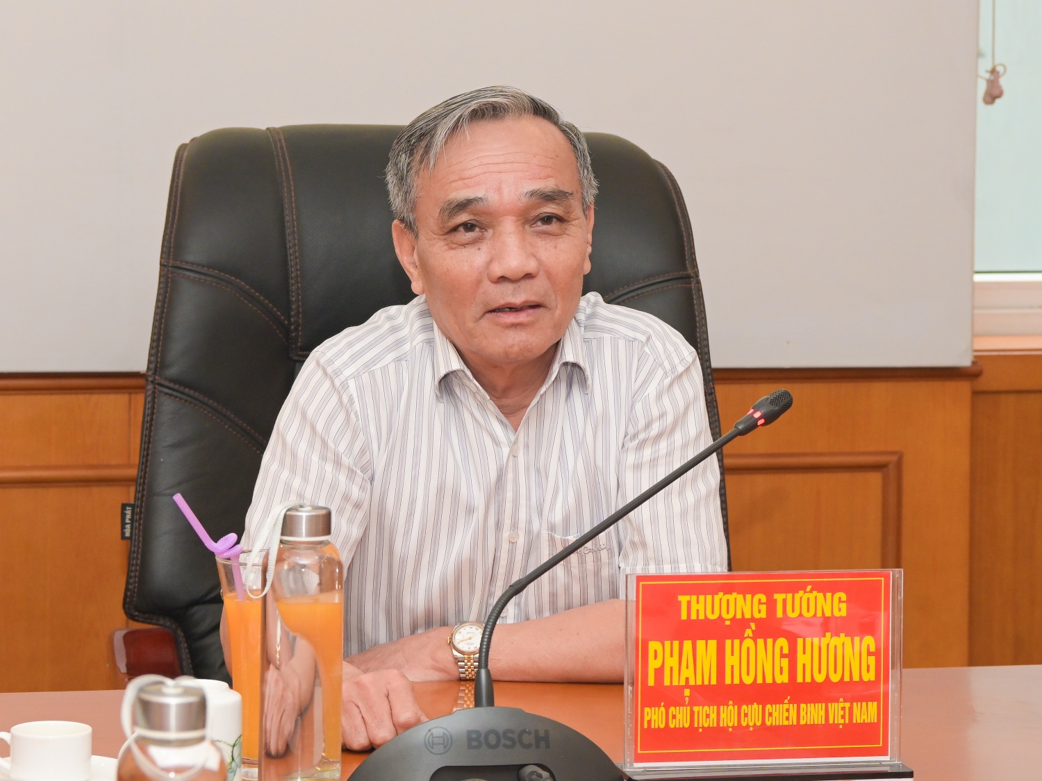 Hội CCB Petrovietnam thăm và tặng quà thương binh, con liệt sĩ tại Trung ương Hội CCB Việt Nam