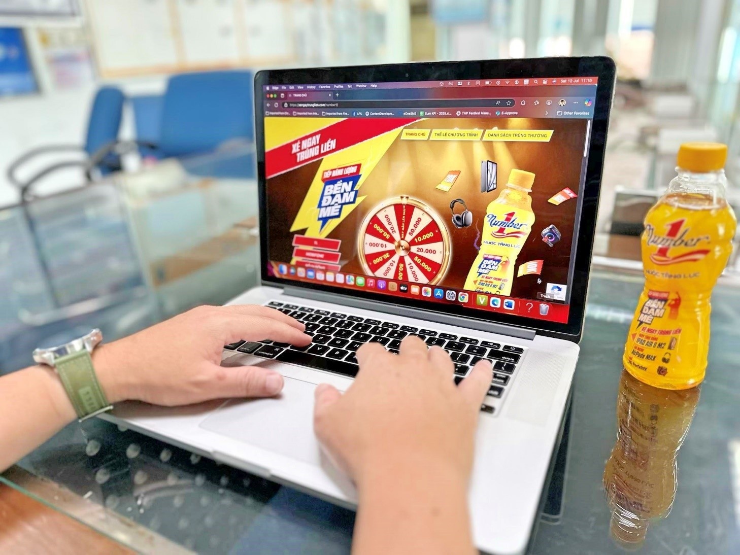 Nhiều khách hàng trúng iPad Air và tiền mặt nhờ uống Nước tăng lực Number 1