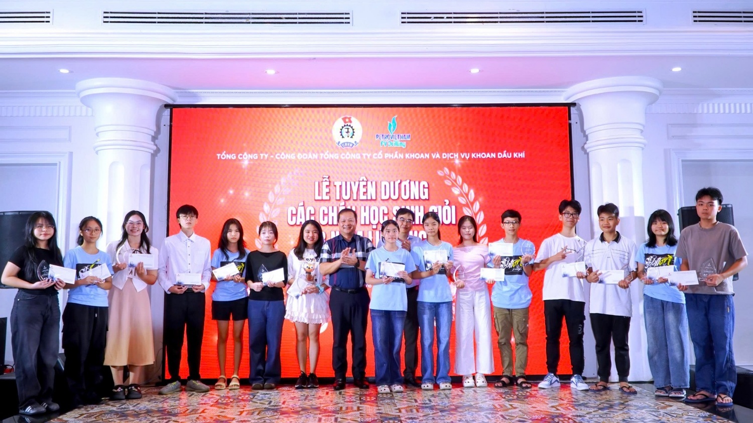 PV Drilling tuyên dương, khen thưởng con em CBCNV đạt thành tích học sinh giỏi 8 năm liên tục