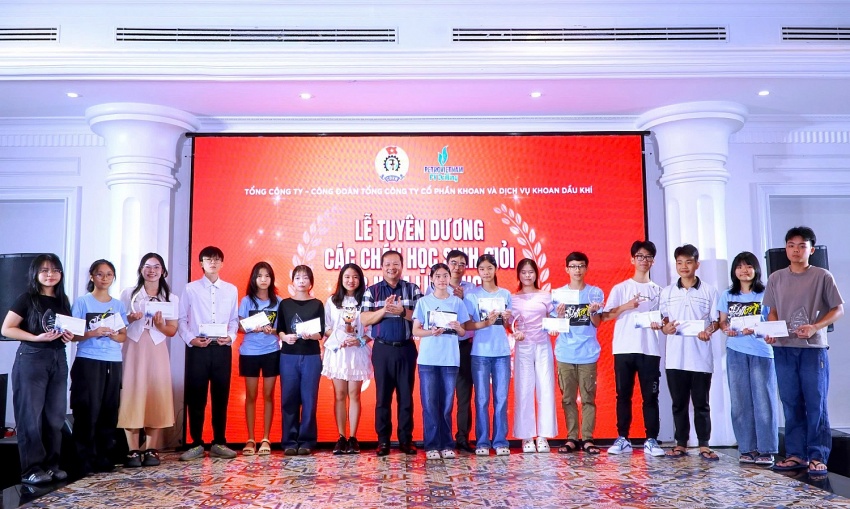 PV Drilling tuyên dương, khen thưởng con em CBCNV đạt thành tích học sinh giỏi 8 năm liên tục