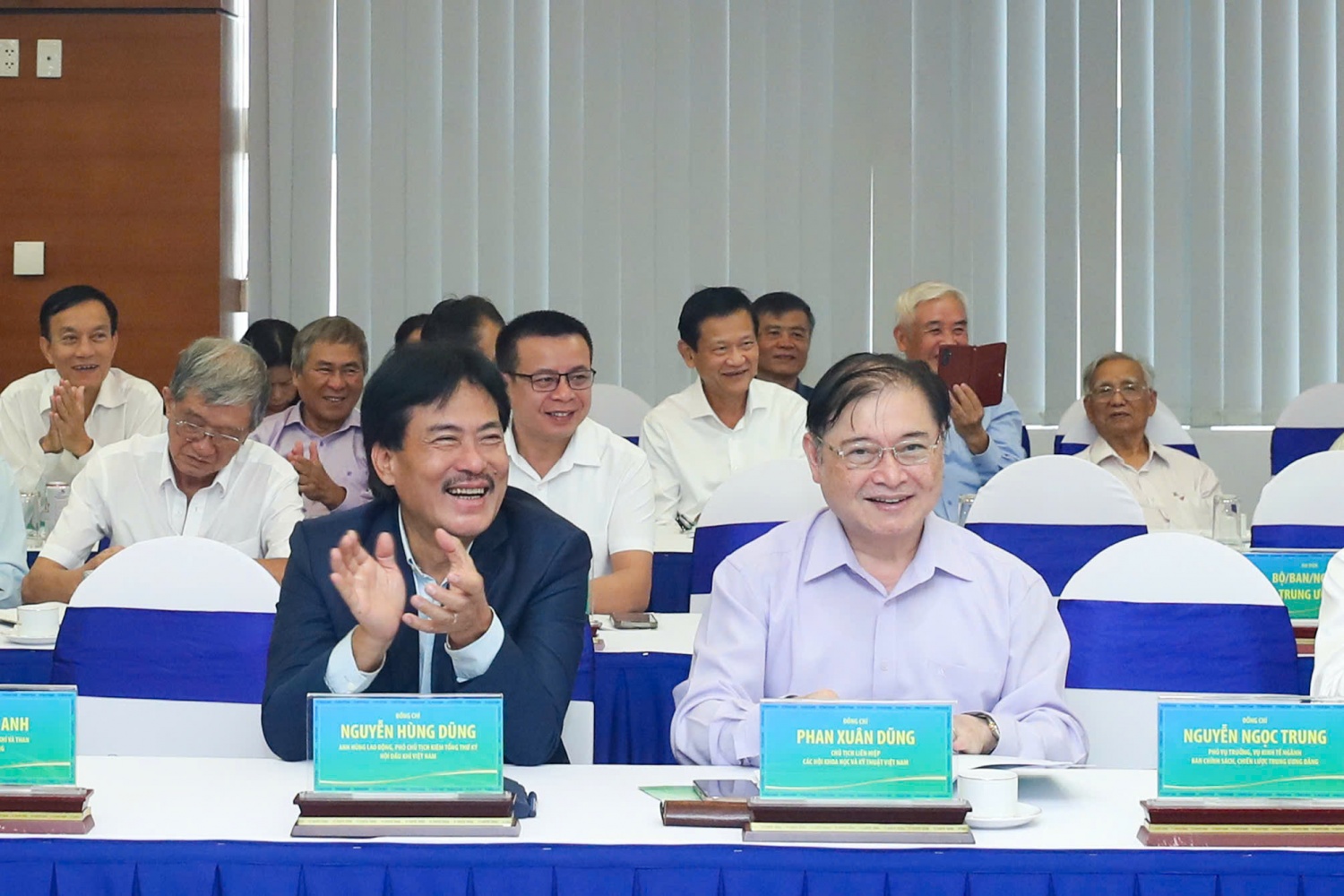Diễn đàn Dầu khí và Năng lượng 2025: Thúc đẩy hình thành hệ sinh thái năng lượng an toàn, hội nhập Diễn đàn Dầu khí và Năng lượng 2025: Thúc đẩy hình thành hệ sinh thái năng lượng an toàn, hội nhập