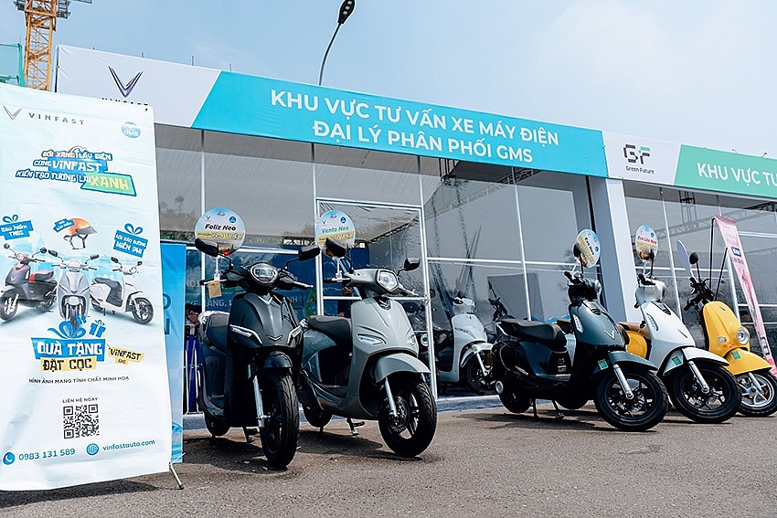 “Ngày hội xanh” đổ bộ Hà Nội: Đổi xe xăng lấy xe điện nhận ưu đãi khủng, tài xế dịch vụ hưởng lợi chưa từng có