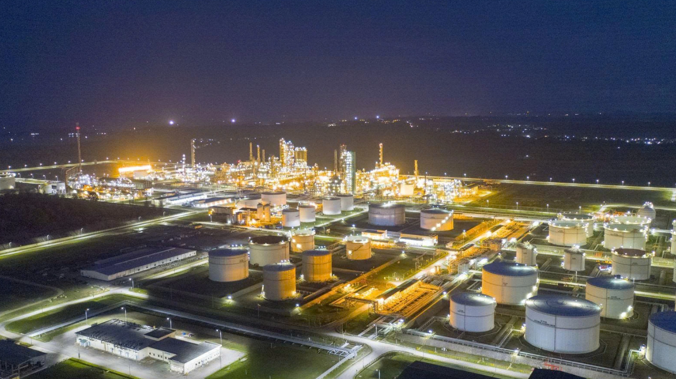 Proposal to establish the Dung Quat national petrochemical and energy center Proposal to establish the Dung Quat national petrochemical and energy center