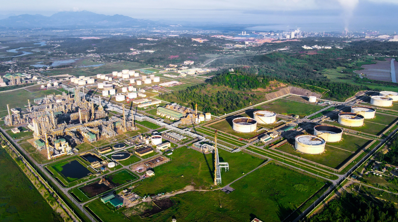 Proposal to establish the Dung Quat national petrochemical and energy center Proposal to establish the Dung Quat national petrochemical and energy center