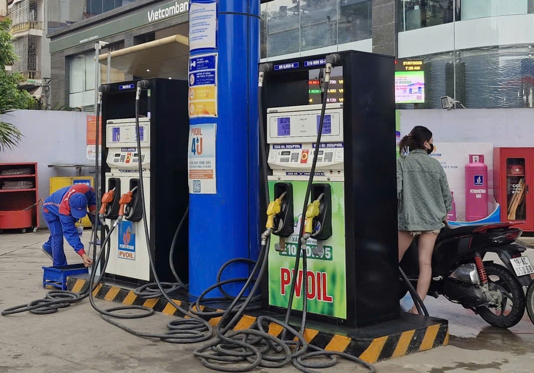 Hà Nội: Ngày mai 1/8 bắt đầu thí điểm bán xăng sinh học E10