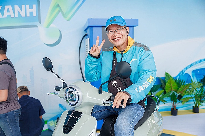 Sự kiện thu xe xăng, lên đời xe xanh tại TP HCM trở thành ngày hội của giới tài xế dịch vụ
