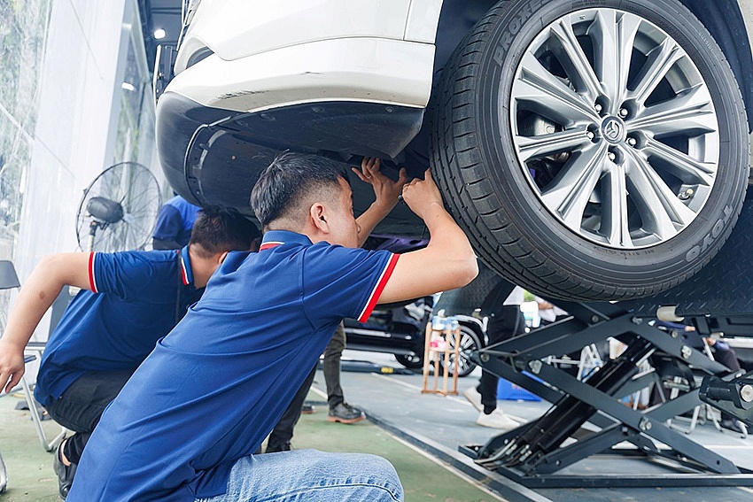 Sự kiện thu xe xăng, lên đời xe xanh tại TP HCM trở thành ngày hội của giới tài xế dịch vụ