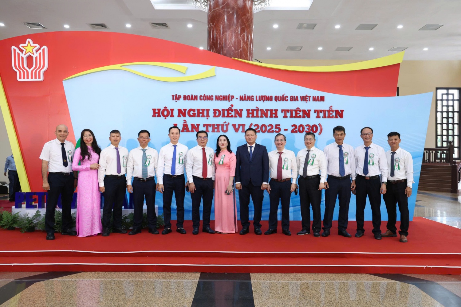 Các đại biểu chụp ảnh lưu niệm tại Hội nghị Các đại biểu chụp ảnh lưu niệm tại Hội nghị