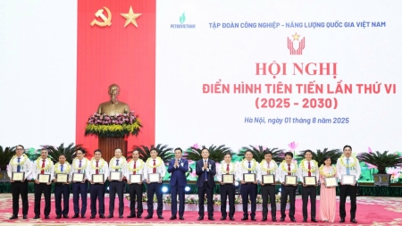 [CHÙM ẢNH] Tự hào gương sáng Petrovietnam: Hội nghị điển hình tiên tiến lần thứ VI (2025-2030)