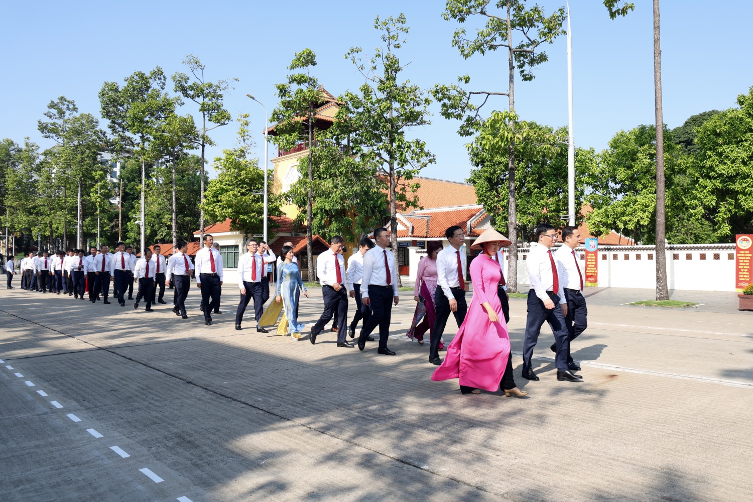 Đoàn đại biểu Đảng bộ Petrovietnam viếng Lăng Chủ tịch Hồ Chí Minh