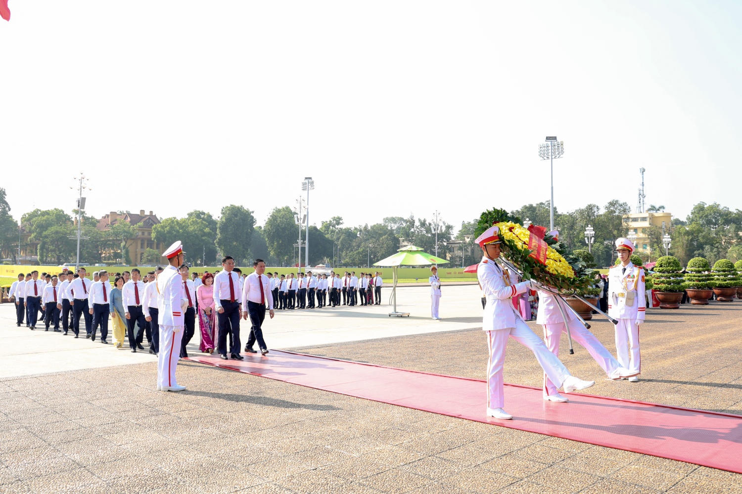 Đoàn đại biểu Đảng bộ Petrovietnam viếng Lăng Chủ tịch Hồ Chí Minh