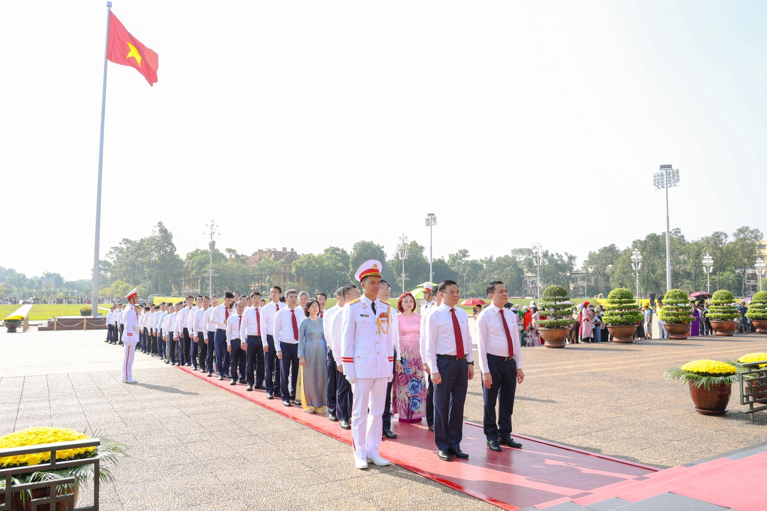Đoàn đại biểu Đảng bộ Petrovietnam viếng Lăng Chủ tịch Hồ Chí Minh