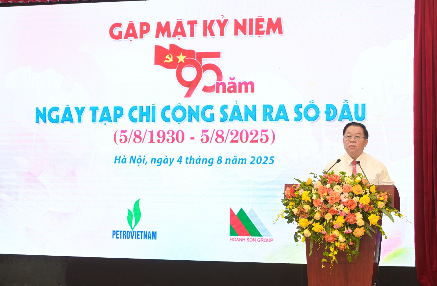 Đồng chí Nguyễn Trọng Nghĩa, UV Bộ Chính trị, Bí thư TW, Trưởng Ban Tuyên Giáo và Dân vận TW chúc mừng kỷ niệm 95 năm ngày ra số báo đầu tiên của Tạp chí Cộng sản