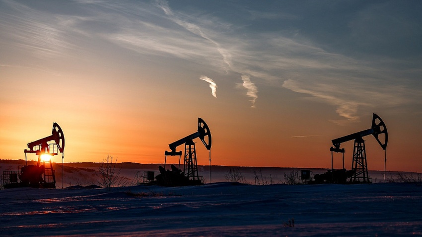 Doanh thu từ dầu khí của Nga giảm mạnh tháng thứ ba liên tiếp