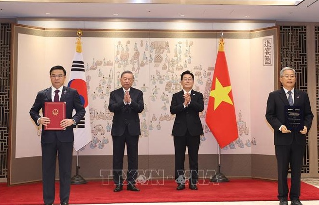 Tổng Bí thư Tô Lâm chứng kiến trao văn kiện hợp tác giữa Petrovietnam và Tập đoàn Điện lực Hàn Quốc