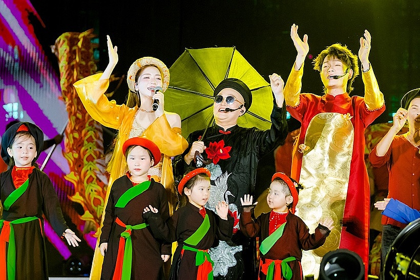 “V-Concert Rạng rỡ Việt Nam”: “Đêm huyền thoại” kích hoạt thành phố Expo đầu tiên tại Việt Nam